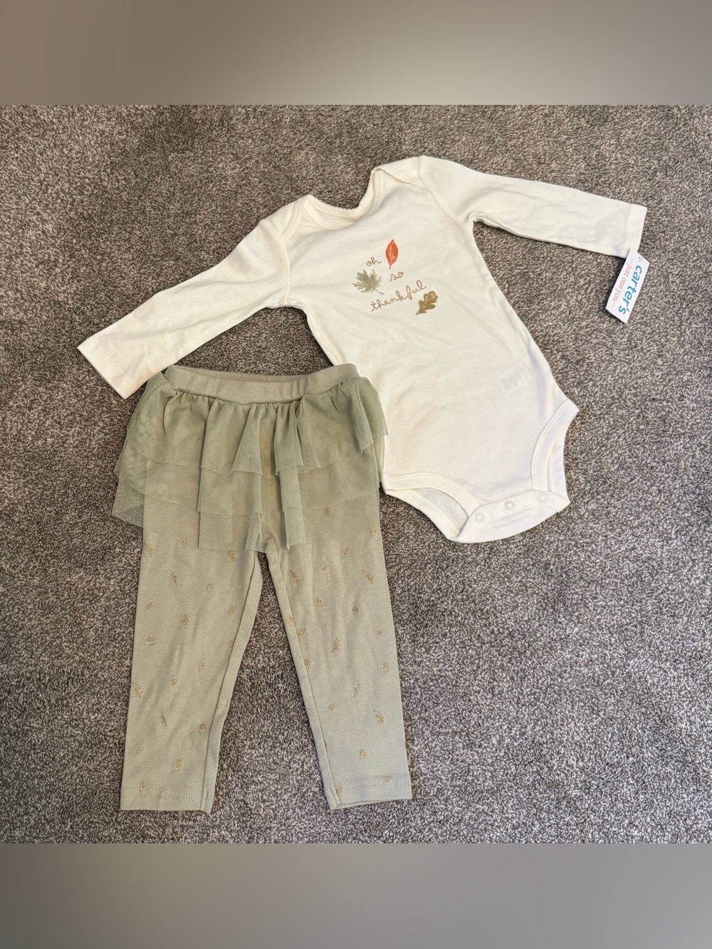 Carter’s “Oh so thankful” 12 months 12m baby outfit set Thanksgiving sage girl
